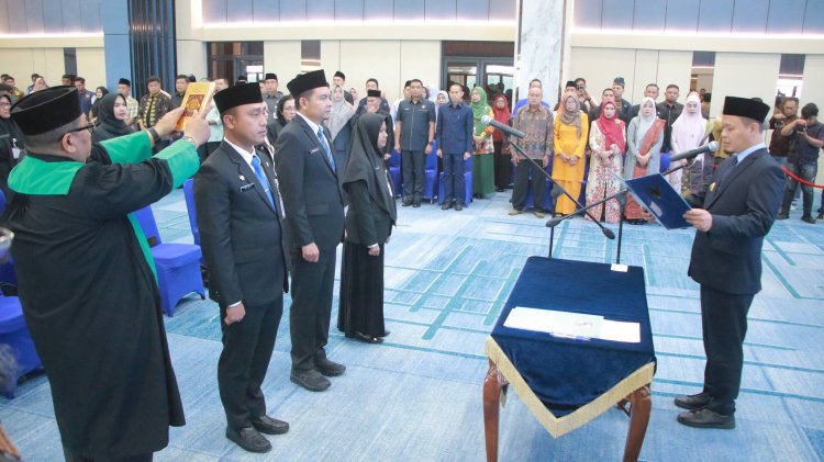 Agung Nugroho Lantik 21 Pajabat dan Fungsional