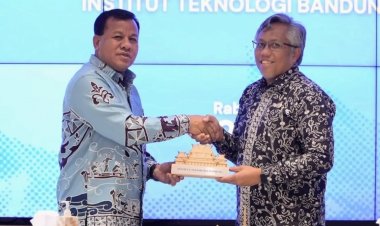 Suhardiman Amby: Dari Tepi Sungai Kuantan, Anak Desa yang Kini Nakhodai Kuansing