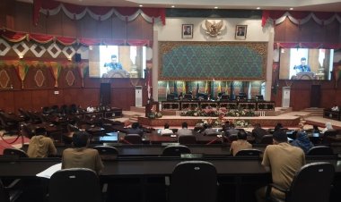 Rapat Paripurna LKPj Riau 2025 Diwarnai Kursi Kosong dan Anggota Berpakaian Casual