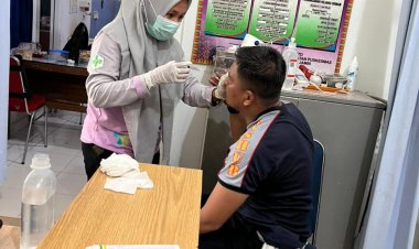 Petugas Dishub Kuansing Terluka Akibat Semburan Radiator Saat Amankan Festival Perahu Baganduang