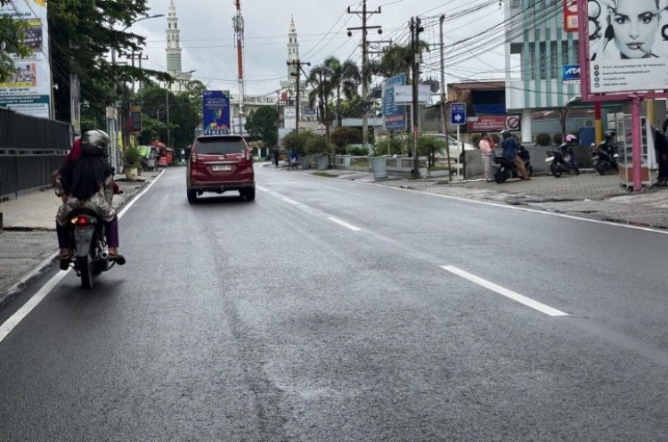 Wawako Pekanbaru Targetkan Jelang Lebaran Jalan Rusak Kembali Mulus