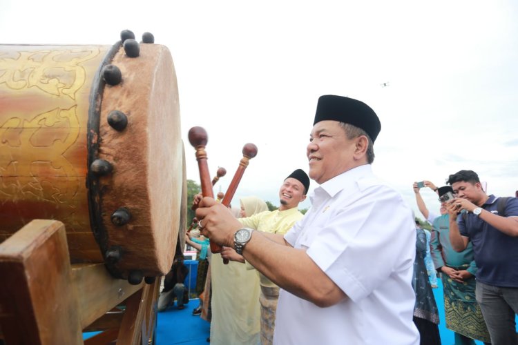 Plt Gubri Ajak Masyarakat Sambut Ramadan dengan Hati Bersih, Salurkan 100 Paket Sembako di Petang Belimau Pekanbaru