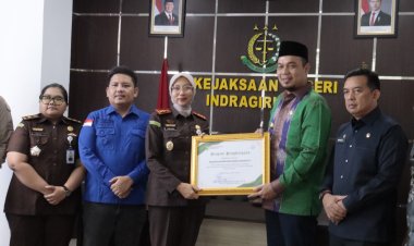 Bupati Inhu Terima Kembali Aset 25 Hektare Lahan yang Diselamatkan Kejari