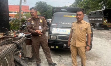 Tim Gabungan DLHK dan Satpol PP Pekanbaru Amankan 8 Unit Kendaraan Buang Sampah Sembarangan