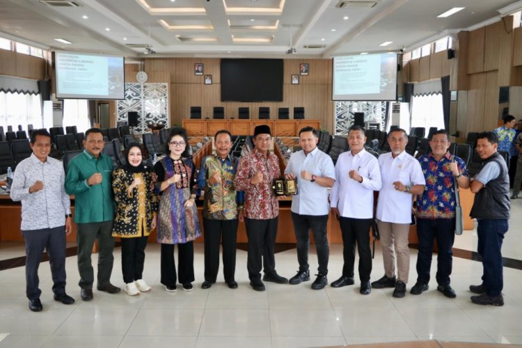 Sinergi Legislatif, Pansus LKPJ DPRD Riau 'Berguru' Mekanisme Pengawasan ke Kalsel