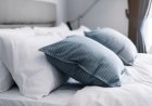 Sering Menggunakan Bantal yang Sudah Lama, Apakah Berpengaruh pada Kesehatan?