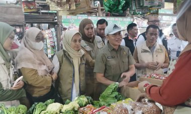 Bapanas dan Satgas Pangan Temukan Minyakita Dijual di Atas HET di Pasar Pagi Arengka dan Pasar Dupa Pekanbaru