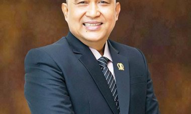 Lomba Pacu Sampan Sempena HUT ke-76 Kabupaten Kampar, Tony Hidayat: Investasi Budaya Bawa Multiplier Effect