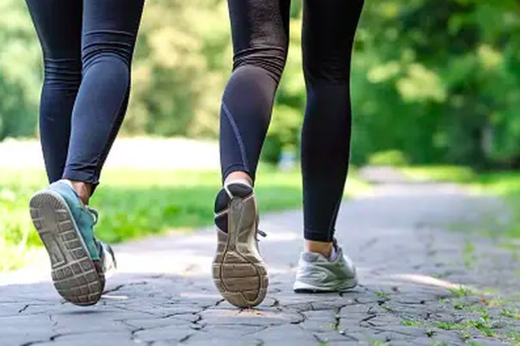Dokter Ungkap Durasi Jalan Kaki yang Efektif Turunkan Hipertensi
