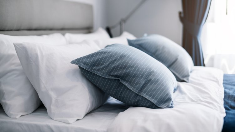 Sering Menggunakan Bantal yang Sudah Lama, Apakah Berpengaruh pada Kesehatan?