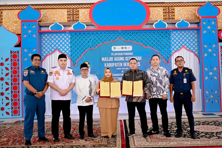 Terapkan E-Ticketing di Pelabuhan Roro Air Putih-Sungai Selari, Bupati Bengkalis Tandatangani MoU Bersama PT GBSI