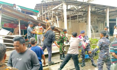 6 Rumah Panggung dan Lapak Usaha di Kuala Enok Inhil Ambruk, Bencana Tanah Longsor Kembali Terjadi