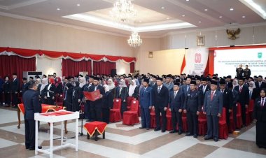 Plt Gubri Lantik 77 Kepala SMA/SMK dan SLB Negeri, Ingatkan tak Main Proyek