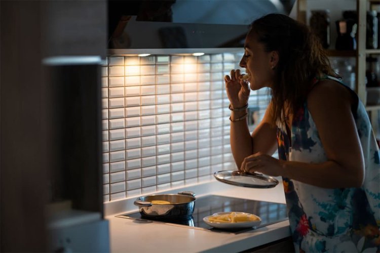 Sering Alami 'Midnight Craving?' Ini Penjelasan dan Cara Mengatasinya