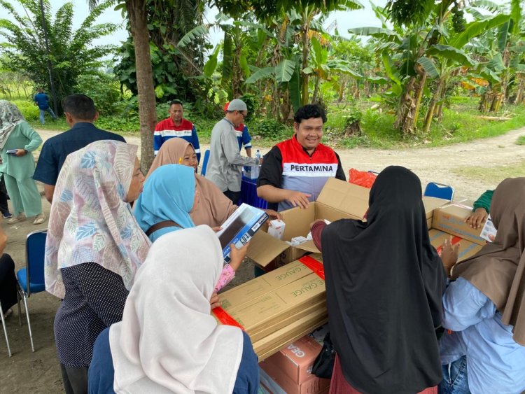 Desa Hamparan Perak Deli Serdang Lawan Stunting dengan Kelengkapan Alat Posyandu