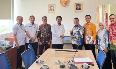 Bupati Rohil Bistamam Perjuangkan Pembangunan Kampung Nelayan Modern
