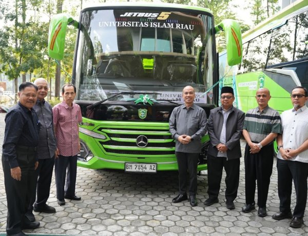 UIR Hadirkan Bus Baru Demi Kelancaran Kegiatan Dosen dan Mahasiswa