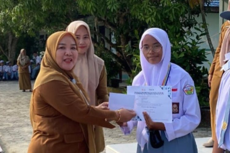 Siti Sabani Siswa kelas XI SMAN 2 Dayun Siak Raih Medali Emas Brilian Olimpiade Indonesia Bidang Kedokteran Dasar