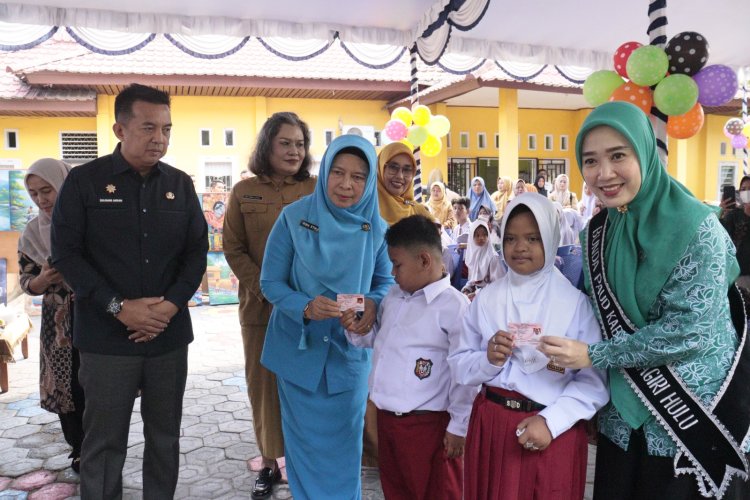 Peringatan HAN di SLB, Sekda Inhu Tegaskan Komitmen Pemkab untuk Anak Luar Biasa