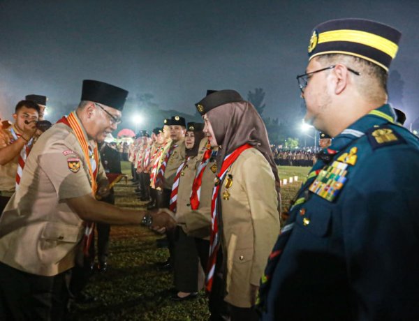 Terima Lencana Darma Bakti di Cibubur, Sulastri Komit Kawal Generasi Emas Pekanbaru