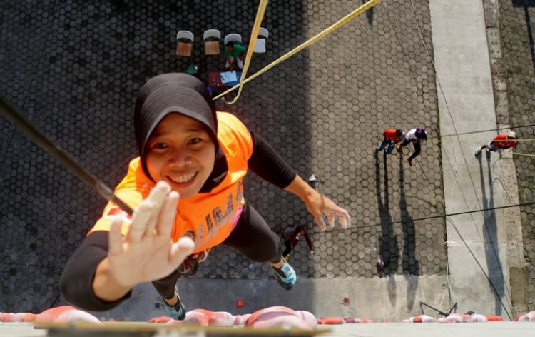 Puji Lestari Atlet Panjat Tebing Indonesia Raih Beasiswa LPDP untuk Olahragawan, Seimbangkan Prestasi dan Pendidikan