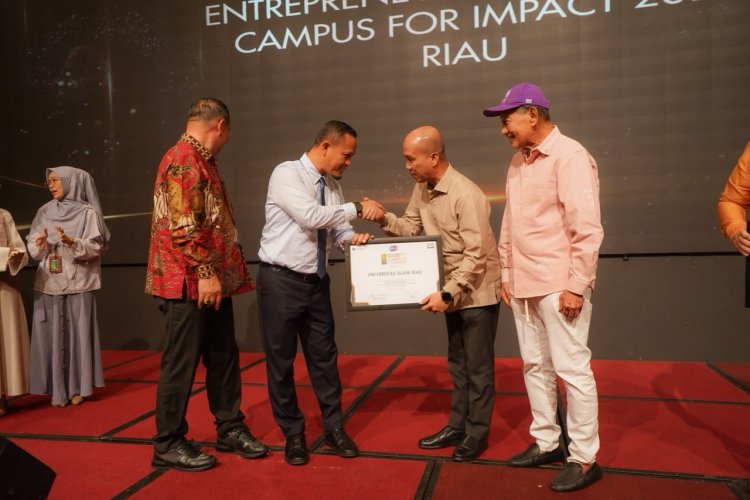 Sukses Bertransformasi di Era Digital, UIR Raih Campus Entrepreneurial Marketing Award Riau 2026