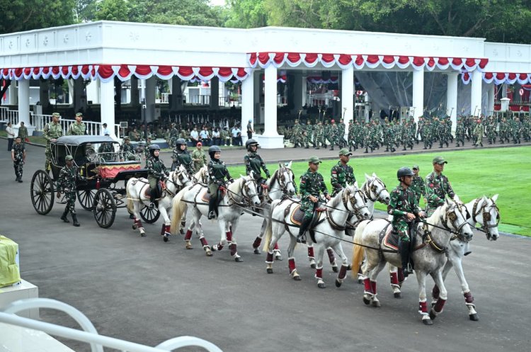 81 Pesawat dan Helikopter TNI Demo Udara Saat Gladi Kotor Upacara Peringatan HUT ke-81 Kemerdekaan RI