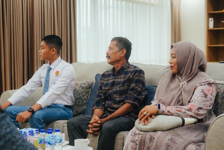 Rizqy Aditya Siregar Paskibraka Nasional dari Provinsi Riau, Dina Afnita: Alhamdulillah Doa-doa Saya Tembus Langit