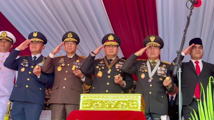 Pangdam XIX/Tuanku Tambusai Ikuti Upacara HUT Ke-81 RI di Halaman Kantor Gubri, Semangat Kemerdekaan Menggema di Pekanbaru