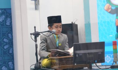 Afif Muhammad Thoifur Siswa MI Assidiqiyyah Siak Telepon Orangtua Sebelum Tampil Perdana di MTQ Nasional XXXI Tahun 2026