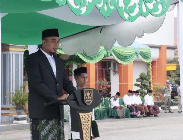 Ribuan Santri Tumpah Ruah di Inhu, Bupati Ade Agus Hartanto Gelorakan Semangat Sumpah Pemuda, Perangi Narkoba 