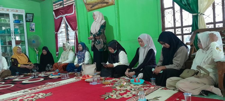 DWP Kecamatan Hulu Kuantan Takziah ke Rumah Duka di Desa Tanjung Medang