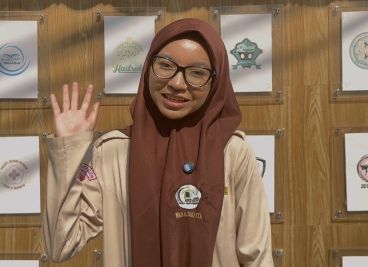 Aira Sachi Nabira Siswi Kelas XII MAN 4 Jakarta Berprestasi dan Peduli Lingkungan