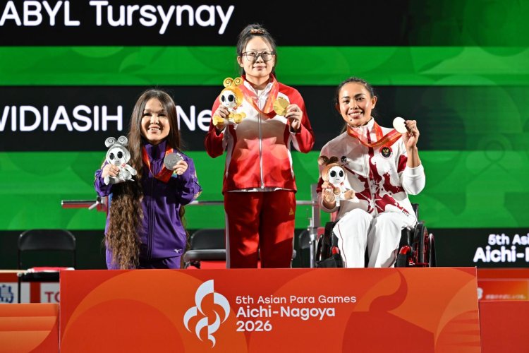 Ni Nengah Widiasih Atlet Para Angkat Berat Asal Bali Persembahkan Medali Pertama Indonesia di Asian Para Games 2026