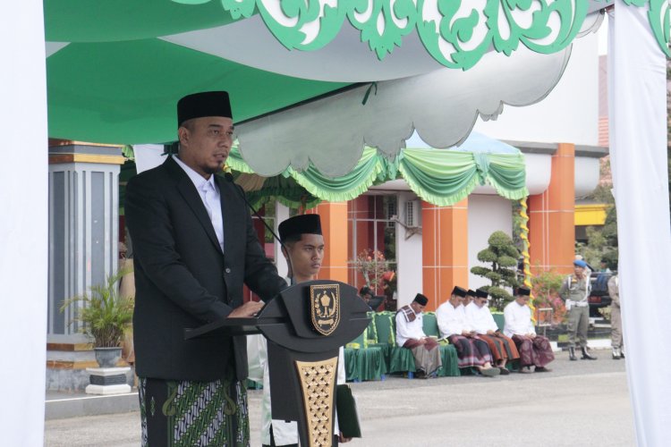 Ribuan Santri Tumpah Ruah di Inhu, Bupati Ade Agus Hartanto Gelorakan Semangat Sumpah Pemuda, Perangi Narkoba 